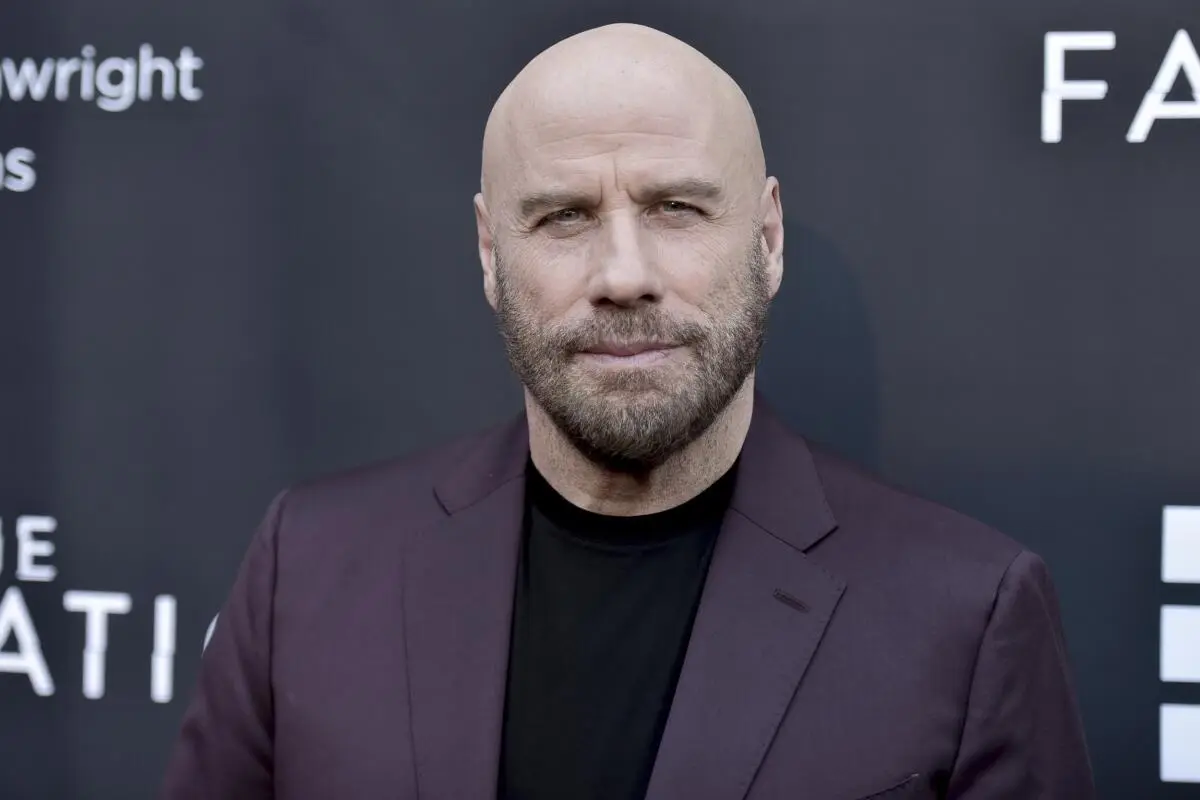 John Travolta explora Chile y es visto en distintos rincones de Santiago,   