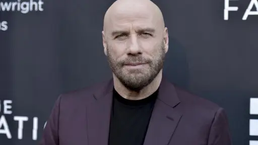 John Travolta explora Chile y es visto en distintos rincones de Santiago,   