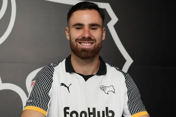 Ben Brereton en su nuevo equipo ,Derby County