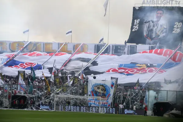 Hinchada de Colo Colo apostada en Arica ,Juan Pablo Carmona