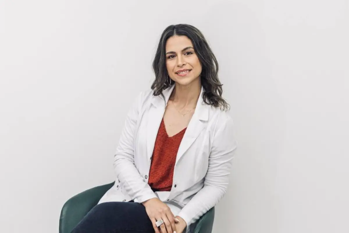 Dra Camila Candales, Cedida