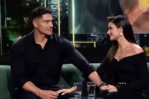 Sammis Reyes y Emilia Dides en PH ,CHV | Cedida