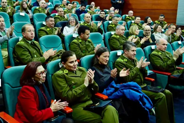 Importante ceremonia de Carabineros de Chile ,red X