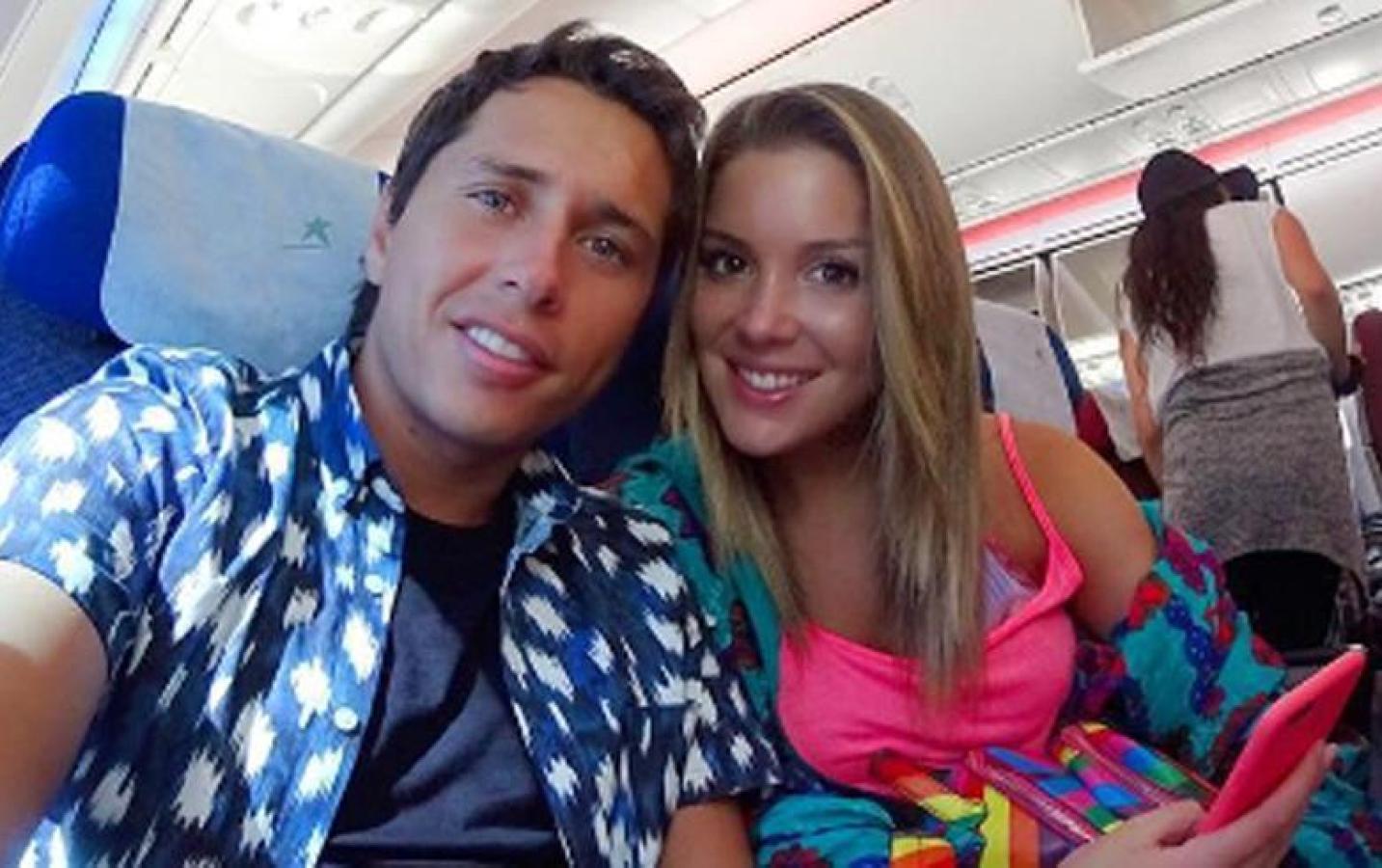 Karol y Cata Vallejos -     