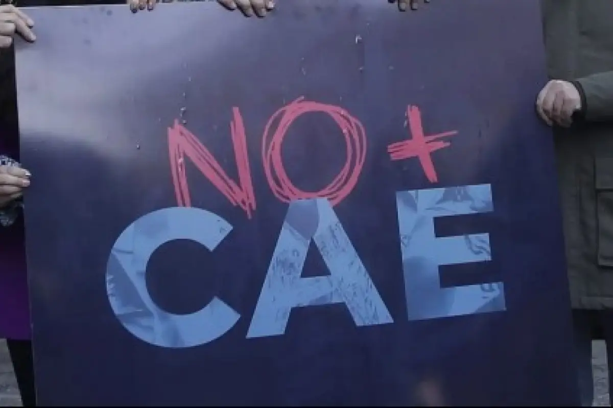 Cámara aprueba en general proyecto que pone fin al CAE: ¿Qué pasará con los actuales deudores? , Redes sociales | Referencial