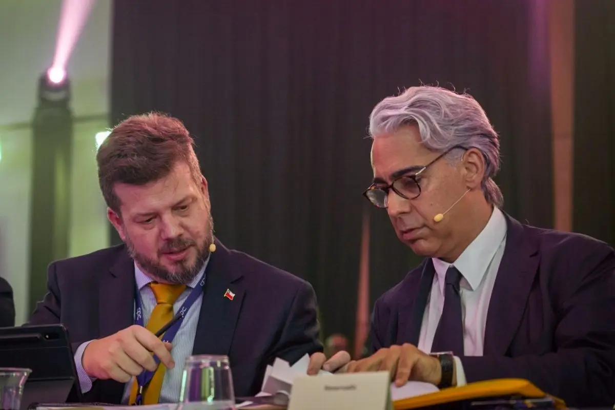 Kaiser y ME-O se vieron las caras en debate, red X