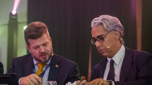 Kaiser y ME-O se vieron las caras en debate, red X