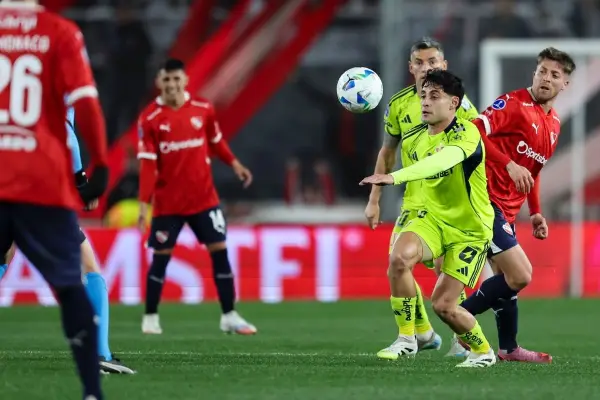 Independiente y la U igualaban 1-1 ,red X