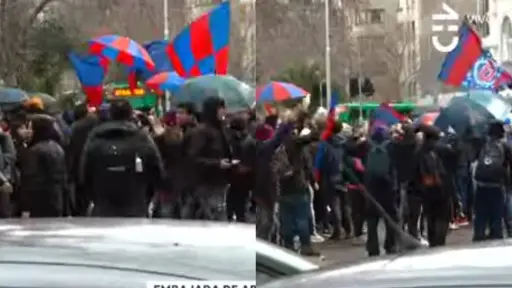 Hinchas de la U se reúnen en el Consulado de Argentina, CHV | Captura