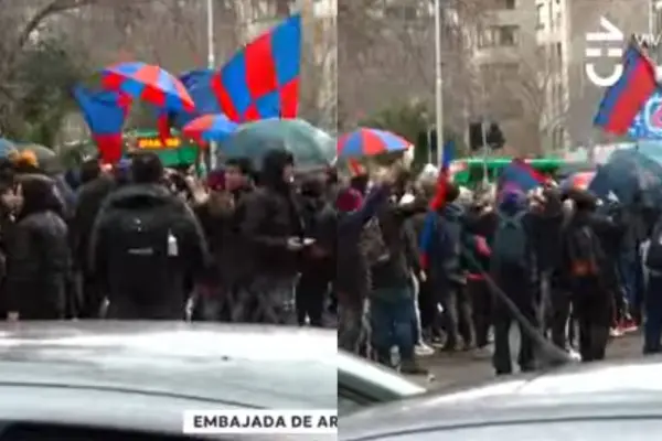 Hinchas de la U se reúnen en el Consulado de Argentina ,CHV | Captura