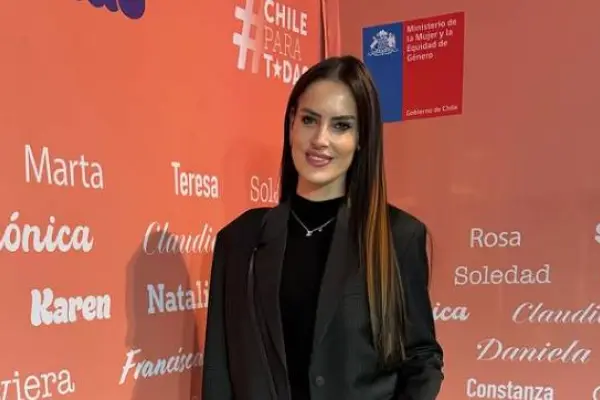 Adriana Barrientos ,Redes Sociales