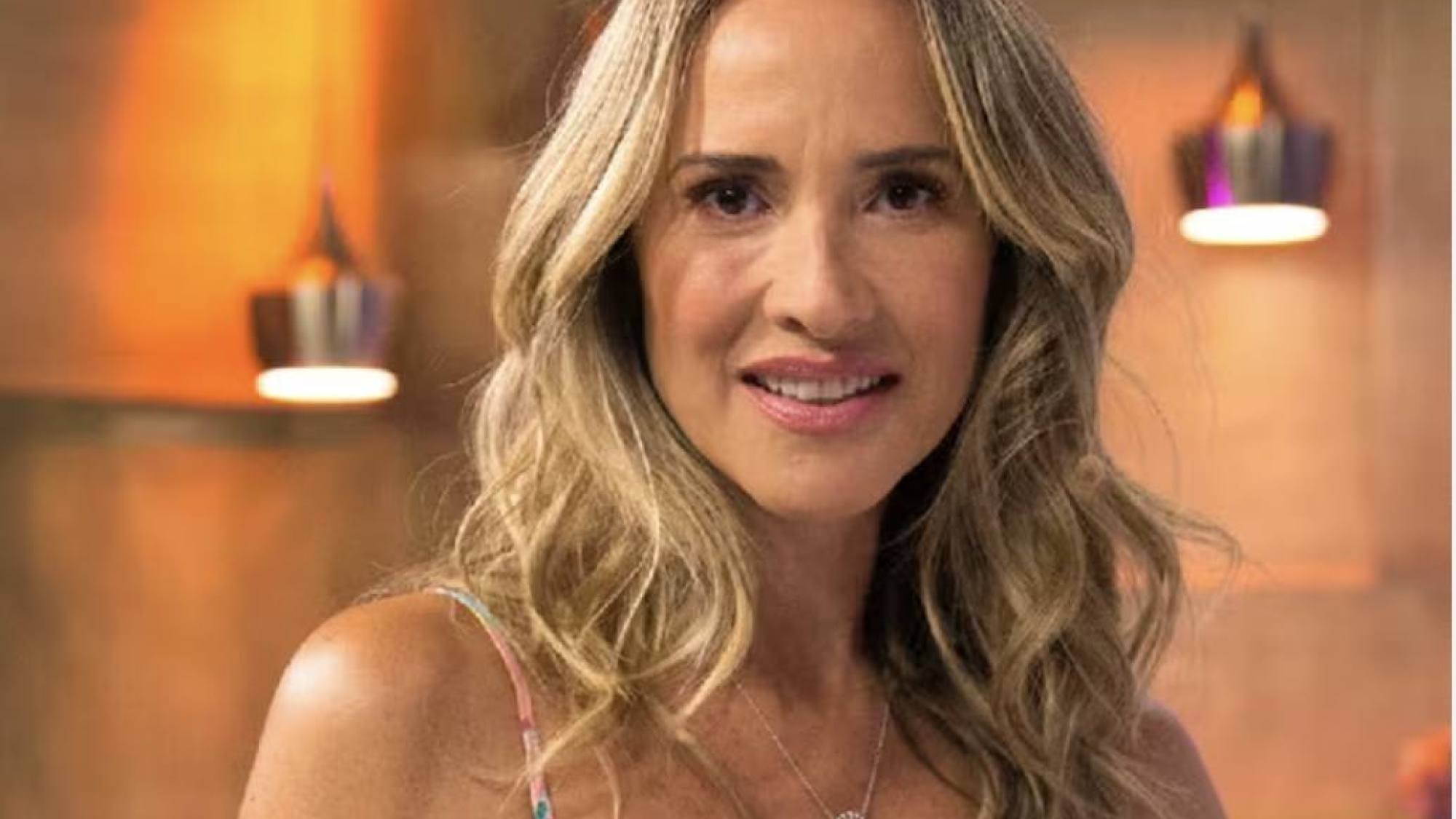 “Diosa más grande”: seguidores tapan de elogios a Angélica Castro por bikinazo a sus 53 años