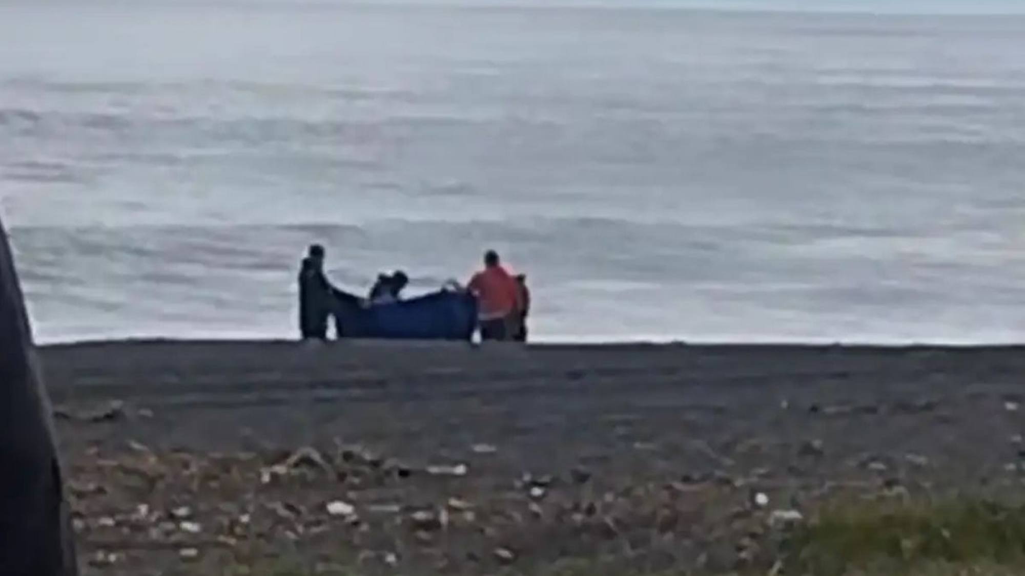 Conmoción en San Pedro de La Paz: encuentran cuerpo de una mujer en medio de la playa