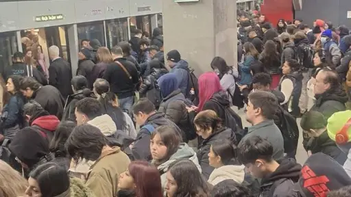 Metro de Santiago , redes sociales