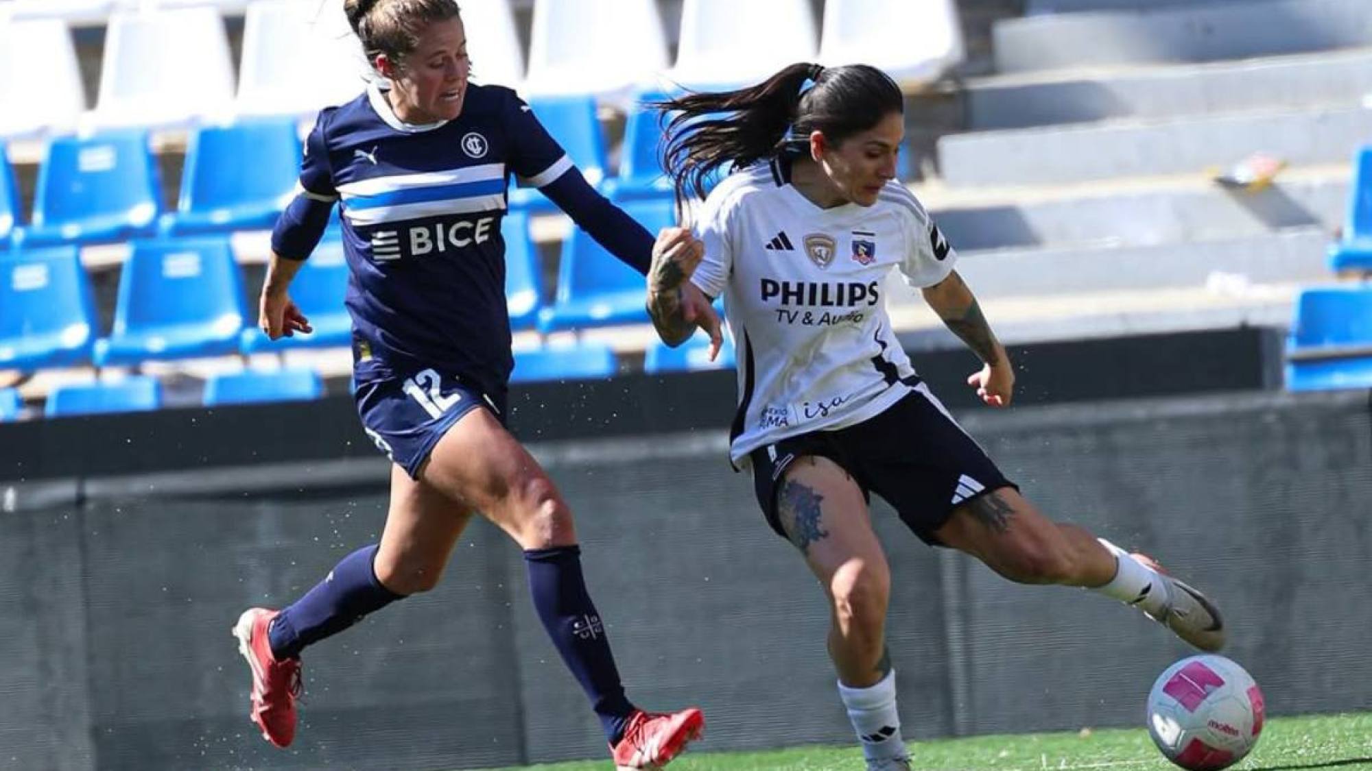 Universidad Católica recibió a Colo Colo Femenino sin luz ni agua caliente en el Claro Arena