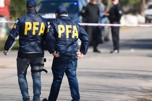     ,Policia Argentina-TN