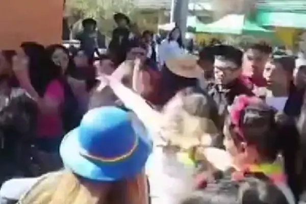 Pelea de apoderados ,Redes Sociales