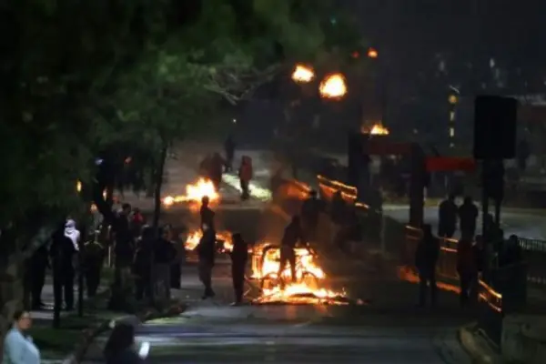 Serios incidentes en Santiago a 52 años del Golpe Militar ,red X