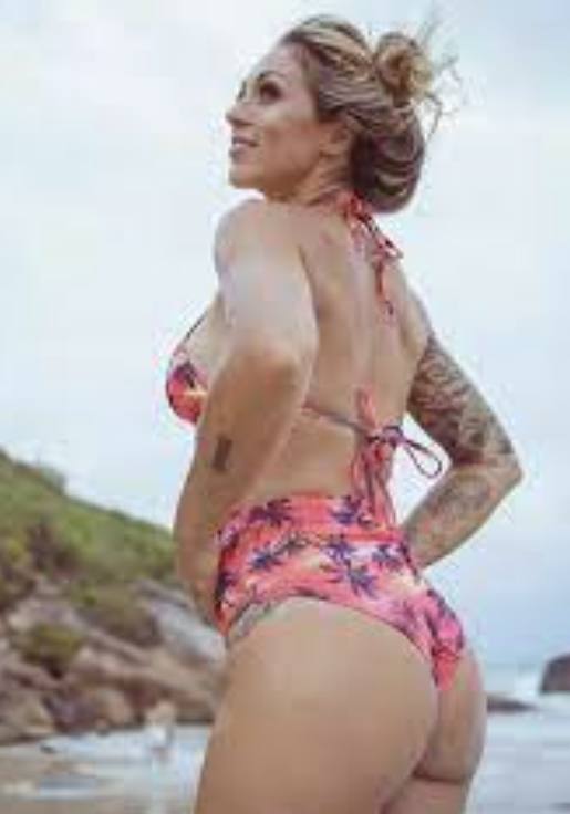Ariela Medeiros - Facebook