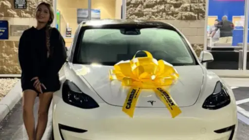 Isidora Ríos y su Tesla, Captura de pantalla 