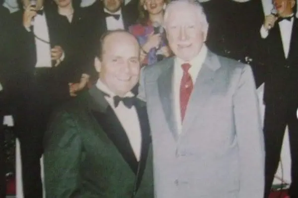 Horacio Saavedra en las fiestas de Augusto Pinochet ,red X