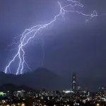 tormenta eléctrica, Agencia Uno 