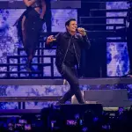 Chayanne en el Movistar Arena de Santiago, red X