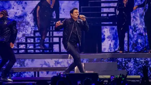 Chayanne en el Movistar Arena de Santiago, red X