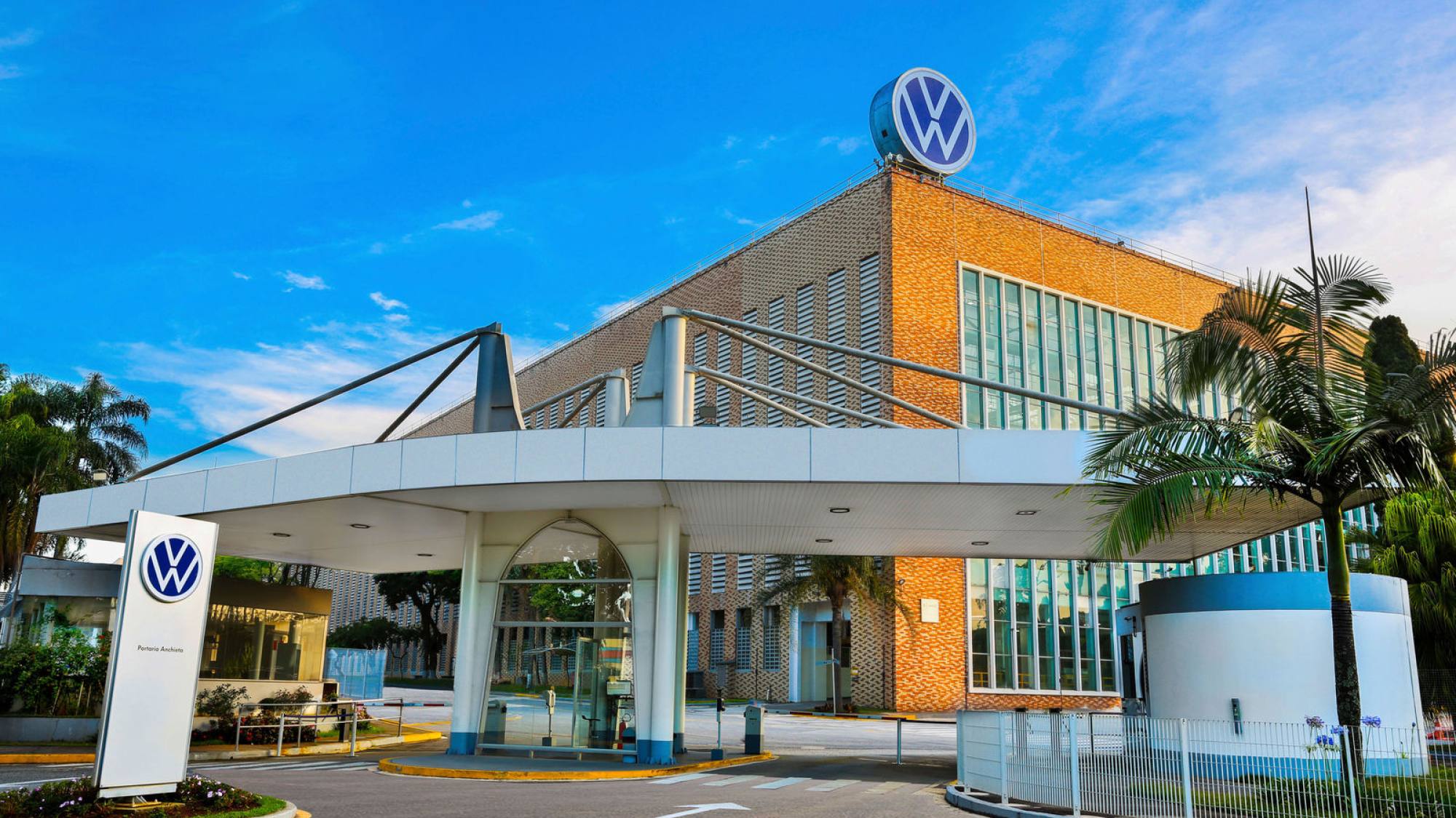 Histórica multa a Volkswagen: Deberá pagar millonario monto por esclavitud laboral durante dictadura en Brasil