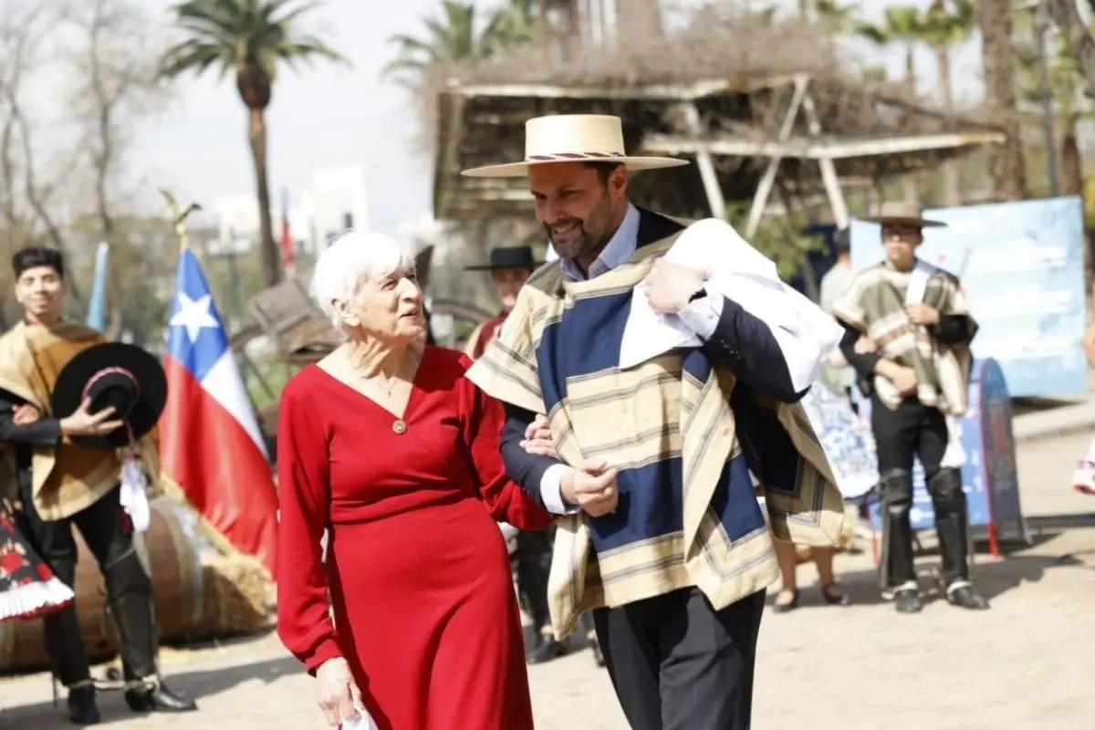 Regreso de fondas en Providencia, Cedida