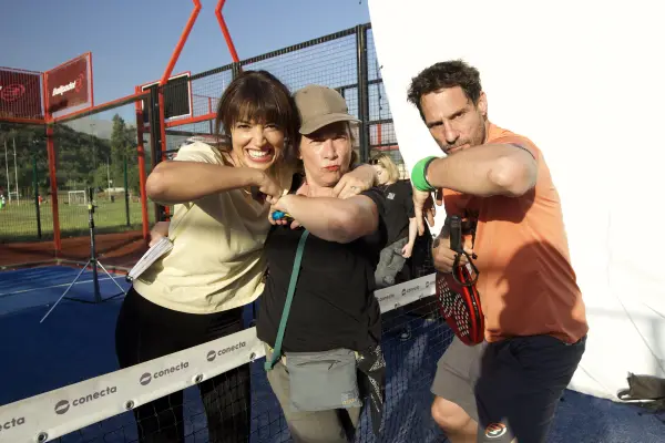 Gonzalo Valenzuela y Yamila Reyna en el set ''El Pádel es Nuestro'' ,Cedida