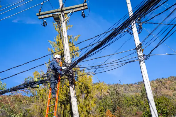 Retiro de Cables Lo Barnechea  ,Cedida