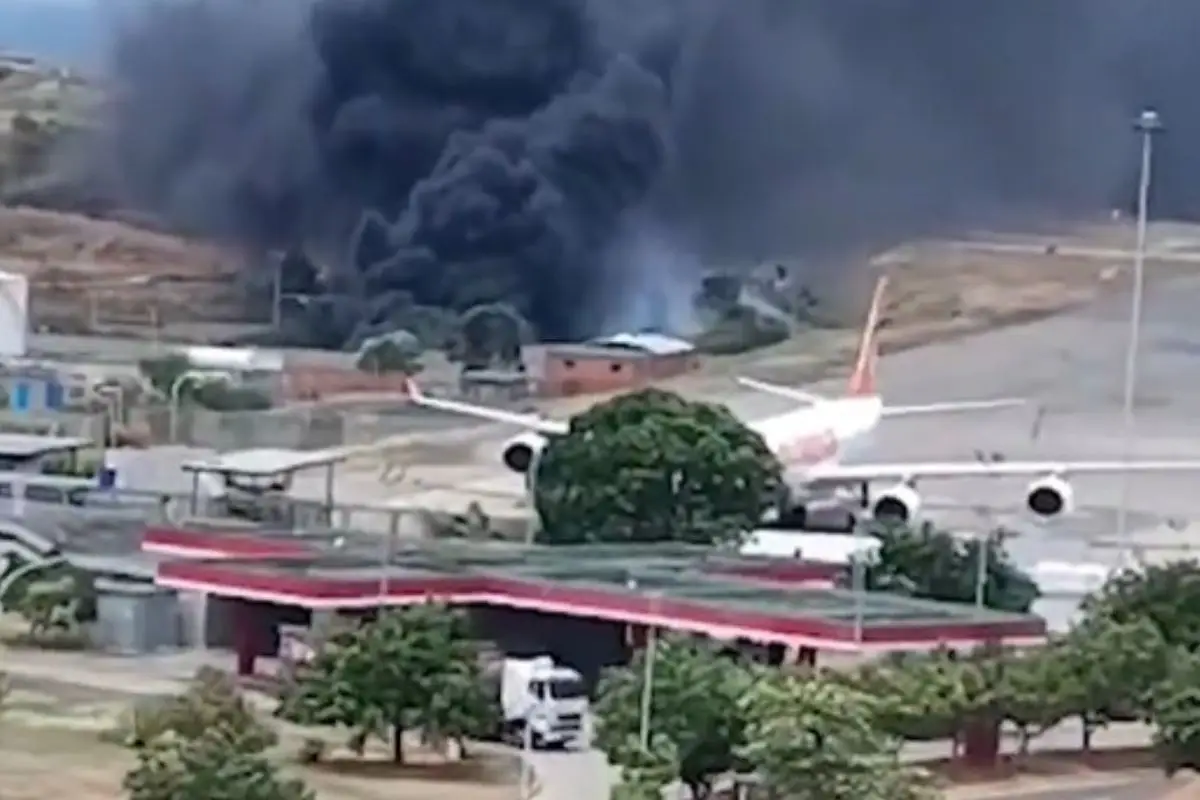 El jet privado se incendió por completo, red X