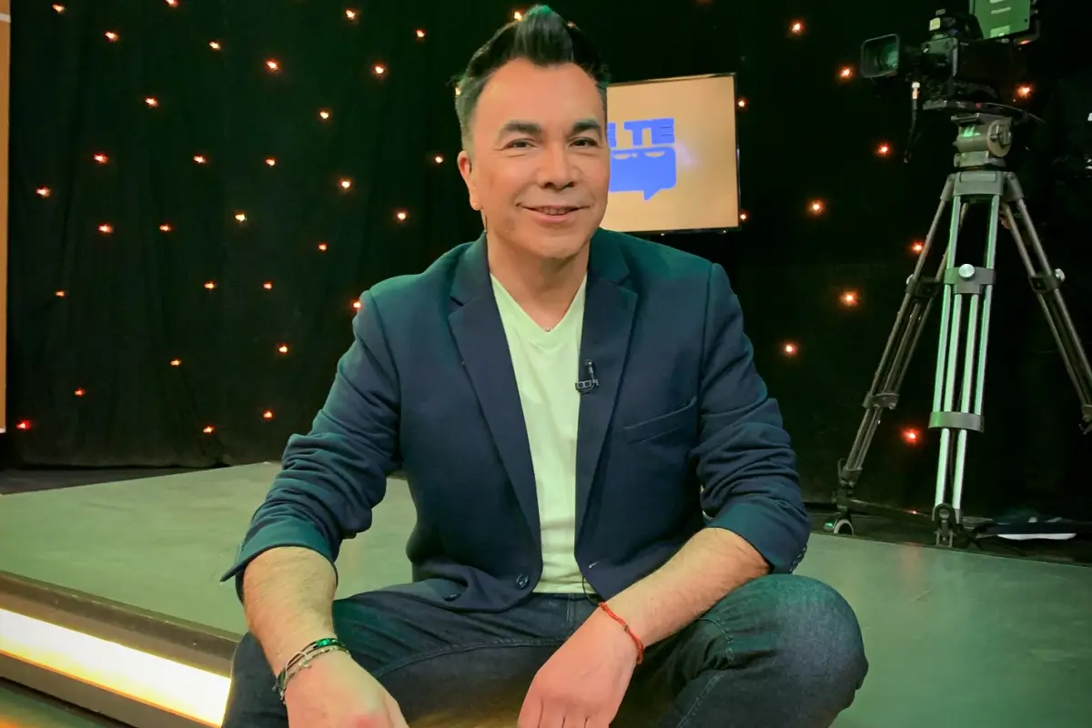 Luis Sandoval, Instagram