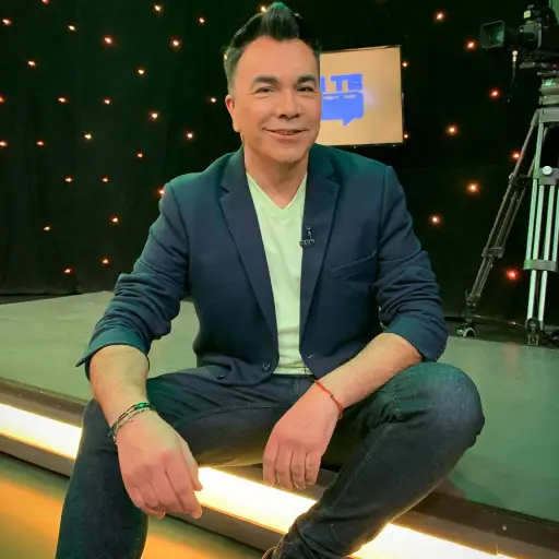 Luis Sandoval ,Instagram