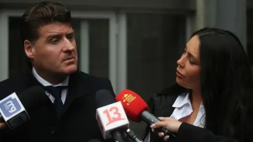 Claudio Rojas se distancia de Daniela Aránguiz y explica los motivos que lo llevaron a dejar su defensa,   