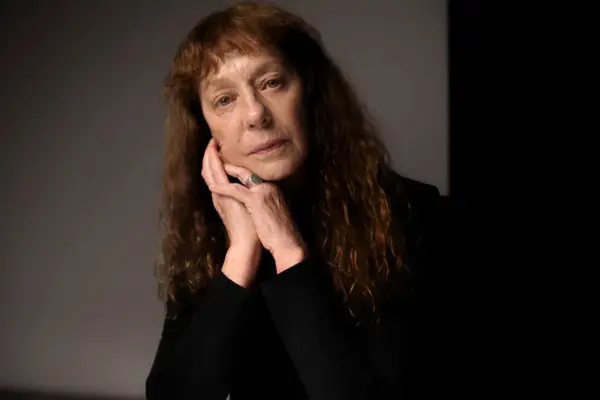 Claudia Di Girolamo rompió el silencio en The Clinic ,red X