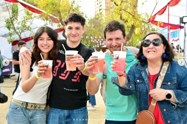 Masiva ha sido la concurrencia a la fonda Lady Inés ,Instagram