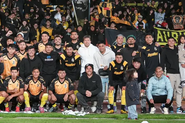 Hinchas de Coquimbo esperan su primer título ,red X