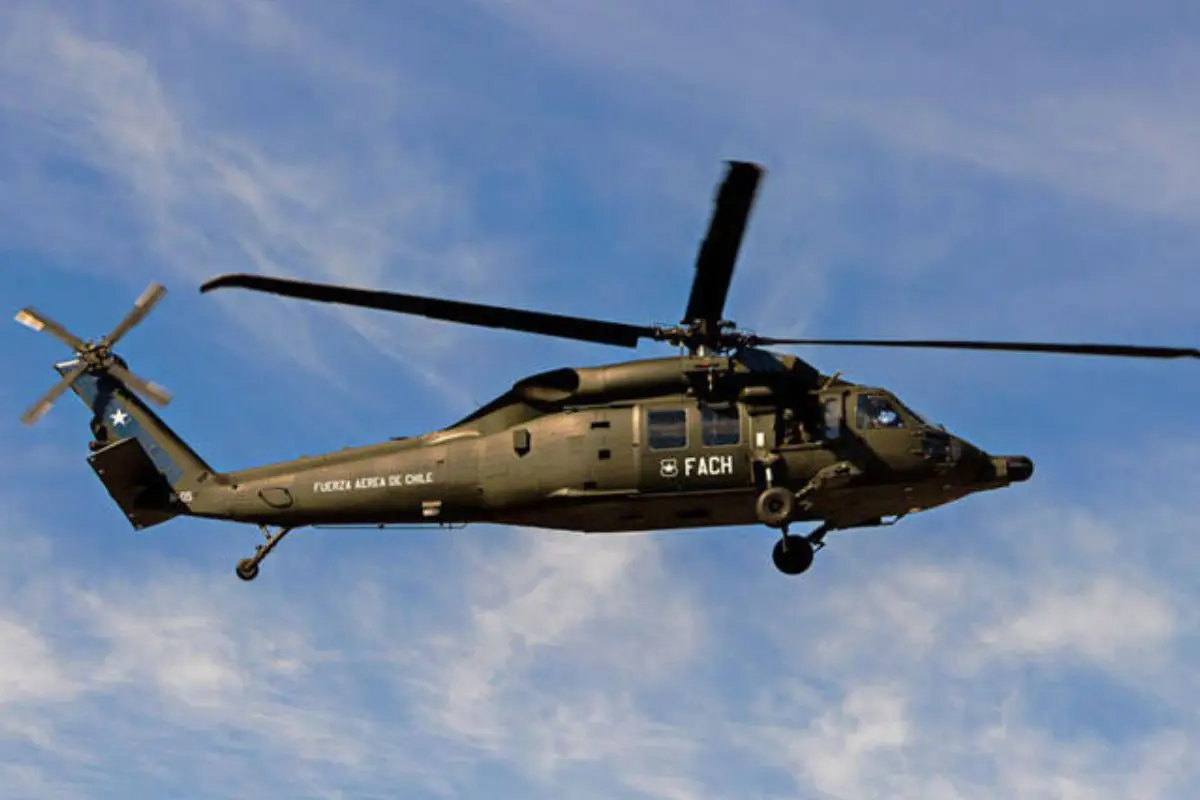 Información contradictoria sobre destino de helicóptero FACh, red X