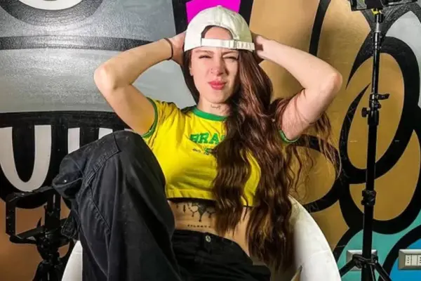 DJ Isi Glock  ,Redes sociales | Referencial