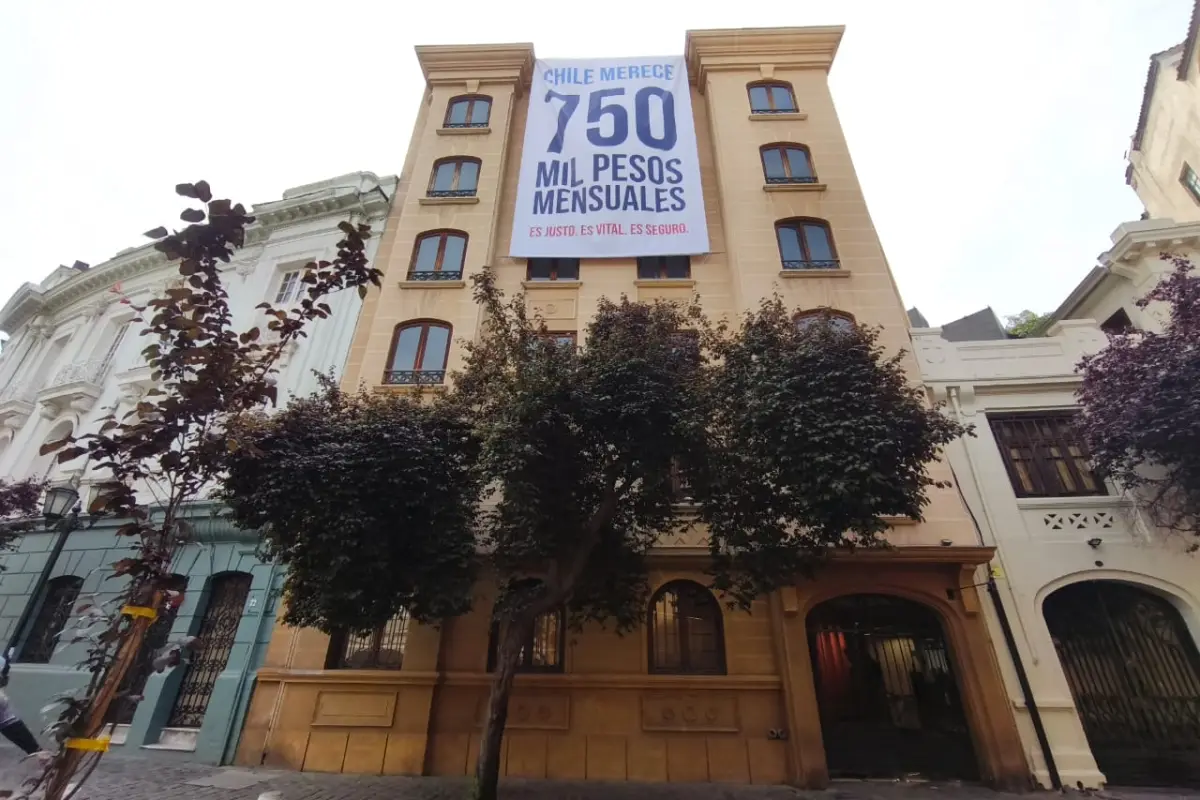 Lienzo, cedida