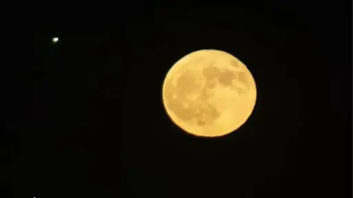 Superluna brilló a las 20:30 horas de este lunes, red X