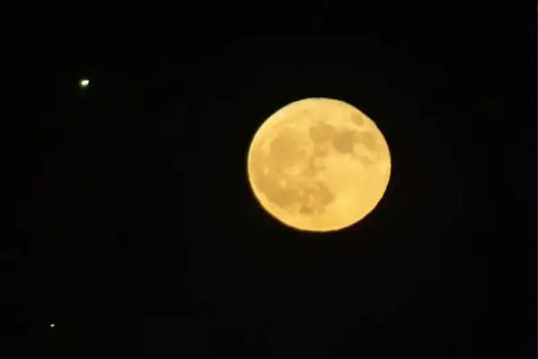 Superluna brilló a las 20:30 horas de este lunes ,red X
