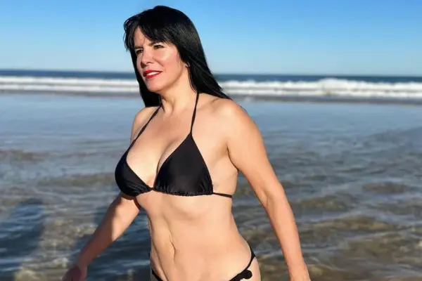 Anita Alvarado ,Redes Sociales