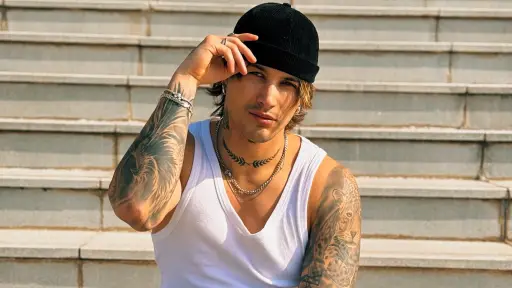 Nicolás Solabarrieta, Instagram
