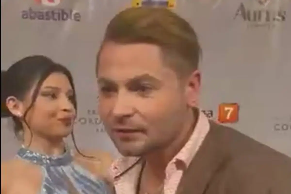 Princeso con su pareja, Redes Sociales