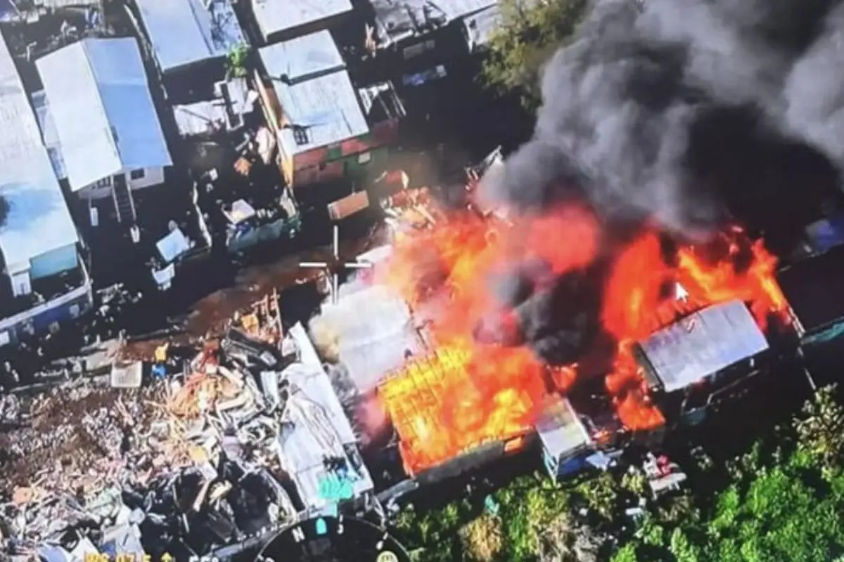 Incendio afecta a la toma Dignidad, red X