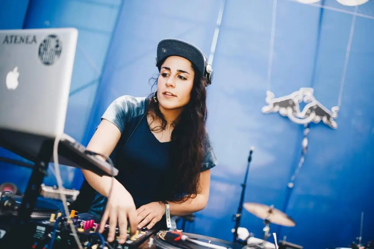 DJ Atenea , Redes sociales | Referencial