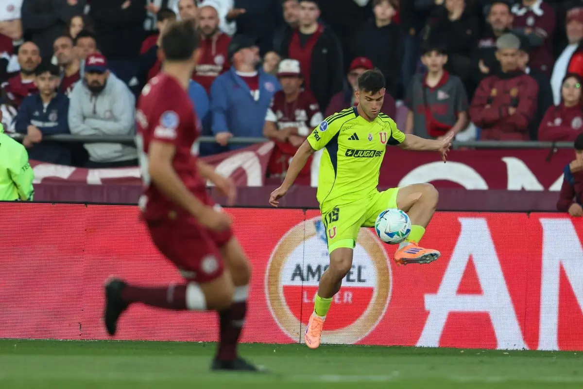 La U visita a Lanús por la Copa Sudamericana, red X